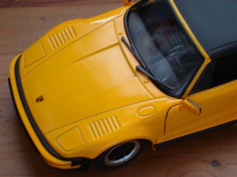 Revell Porsche Slantnose Turbo Cabriolet Top Up