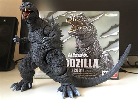 Steven's Toy Blog: S.H. MonsterArts Godzilla 2001 GMK Pictures