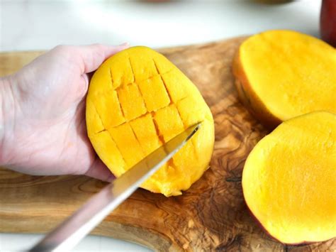 The Best Way To Cut A Mango How To Tell When A Mango Is Ripe HGTV