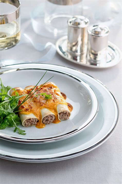 Cannelloni mit Entenfüllung Bilder kaufen 13456180 StockFood