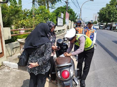 Hari Ke Operasi Keselamatan Toba Polres Sibolga Tilang