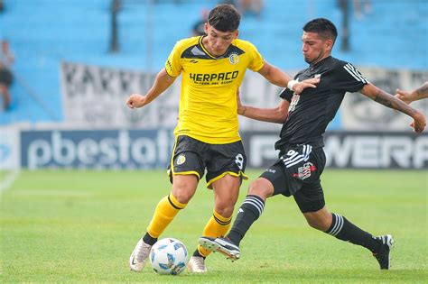 Riestra Eliminó A Comu De La Copa Argentina Con Un Polémico Penal Pablo Layús