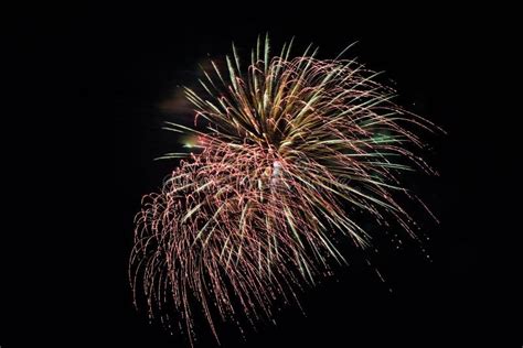 Fuochi D Artificio Variopinti Astratti Con I Vari Colori Sugli Ambiti