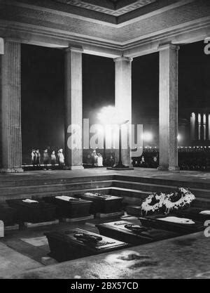 Ehrentempel (Temple of Honour) in Munich, 1935 Stock Photo - Alamy