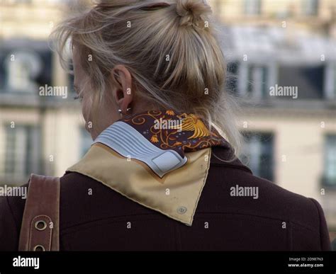 ELEGANT WOMAN IN PARIS STREET - COLOR STREET PHOTOGRAPHY © F.BEAUMONT ...