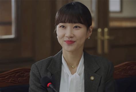 Extraordinary Attorney Woo Actress Ha Yoon Kyung Goes Backless In