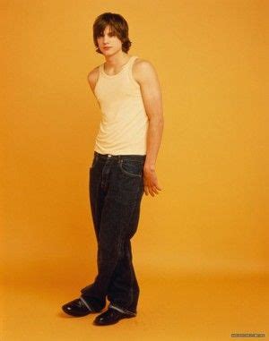 Kelso - Ashton Kutcher Photo (40387) - Fanpop Long Trousers, Long Pants ...