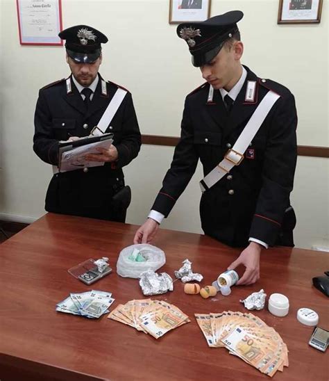 Trovato In Possesso Di Numerose Dosi Di Cocaina Carabinieri Arrestano