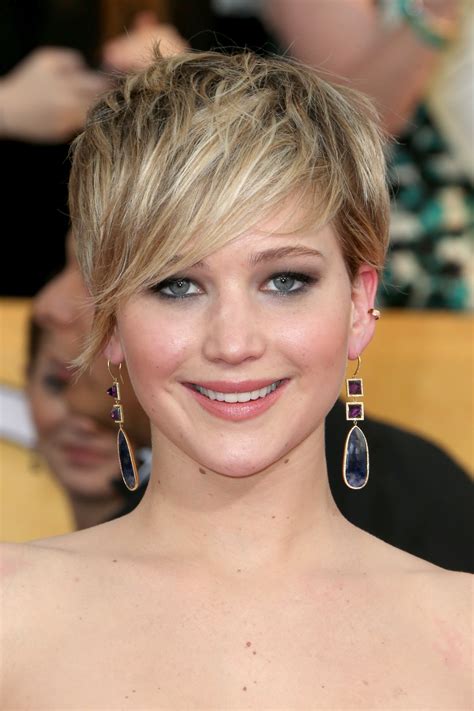 17 Hairstyles With Bangs — Photos of Haircuts With Bangs