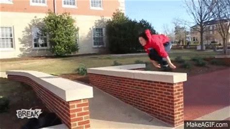 Top 10 Parkour Fails on Make a GIF