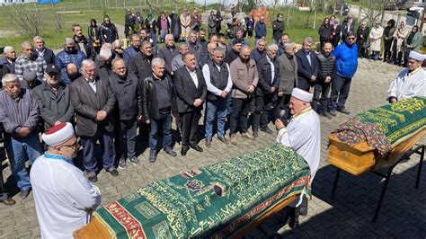 Ünlü oyuncunun Şehsuvar Aktaş ın babası ve üvey annesi çıkan yangında