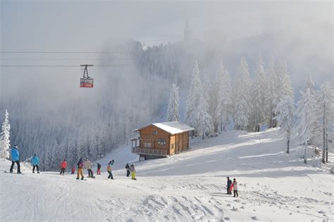 De ieri au scăzut tarifele la transportul pe cablu din Poiana Brașov