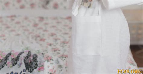 Horny Marina Banged In Love Tunnel