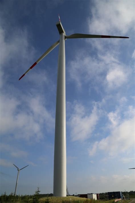 DeWind Europe GmbH / DeWind 9.1 / 2.0 MW wind turbine prototype ...