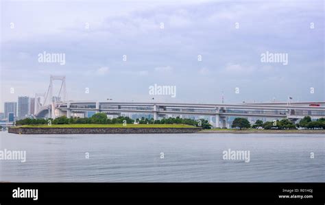 Rainbow Bridge in Odaiba, Tokyo Stock Photo - Alamy