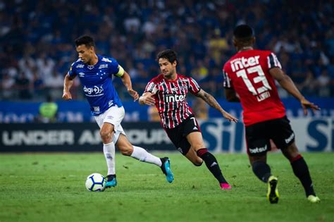 São Paulo ganha motivação extra e tem a chance de afundar o Cruzeiro na