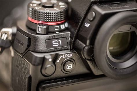 Lumix S1 Mirrorless Camera Hands-on Test & Review