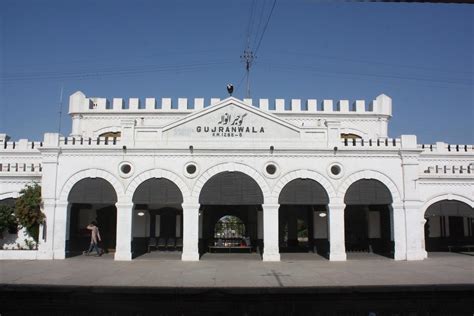 Gujranwala Railway Station (Gujranwala) | Structurae