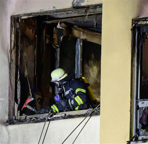 Hunderte Menschen Gedenken Opfer Der Brandnacht In Klinik WELT