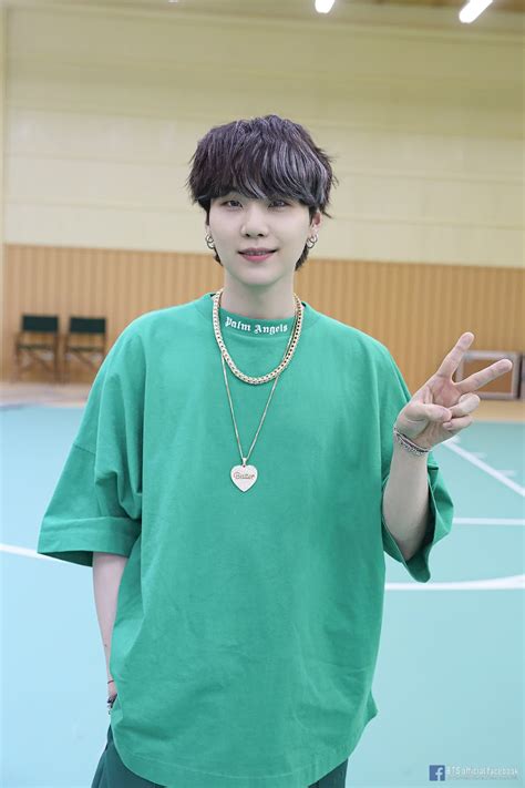 Btss Suga Reveals He Wants To Sing While Playing Guitar In The Future Koreaboo