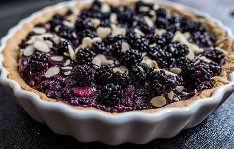 Simple And Healthy Blackberry Tart Recipe Hedi Hearts Clean Eating Recipes