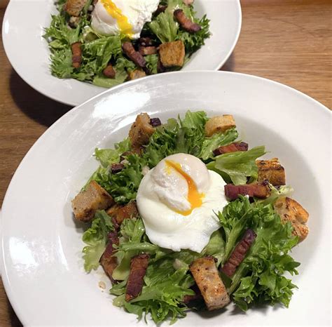 Opskrift Salade Lyonnaise Salat Med Bacon Og æg Læs Mere