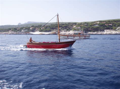 NOTRE ATELIER POUR BATEAUX EN BOIS A CASSIS Construction De Bateaux