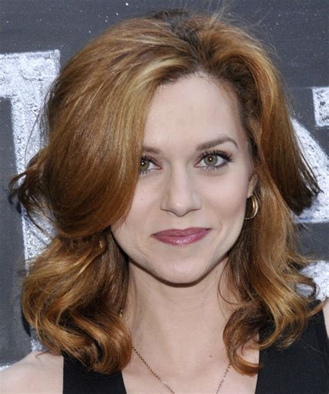 Hilarie Burton Medium Wavy Dark Golden Blonde Hairstyle