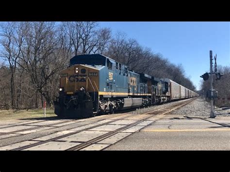 Csx And Pulls A Autorack Train At Munroe Falls Ohio Youtube