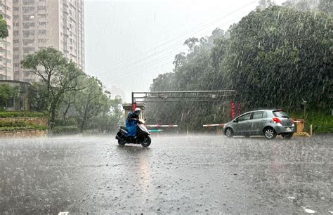 快訊／週末沒事快回家！11縣市「豪雨特報」 氣象署：雨下到入夜 生活 Nownews今日新聞