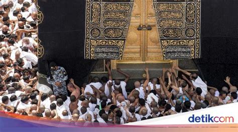 Mencium Hajar Aswad Bisa Hapuskan Dosa Ini Haditsnya