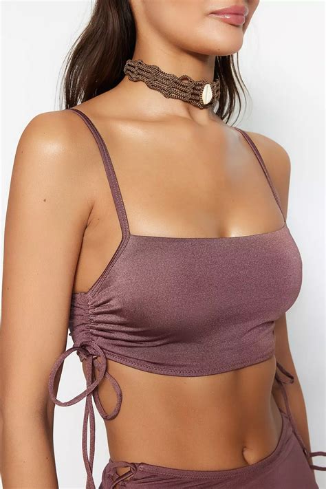 網上選購 Trendyol Strapless Tunnel Bikini Top 2024 系列 ZALORA香港