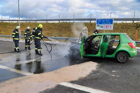 Fahrzeugbrand Auf Der S Bei Kefermarkt Fordert Einsatz Von F Nf