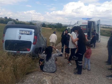 Diyarbakırda hafif ticari araç takla attı 4 yaralı