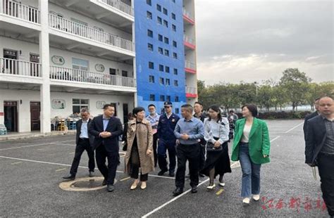 余干县人大常委会副主任雷红霞调研校园安全工作 江南都市网