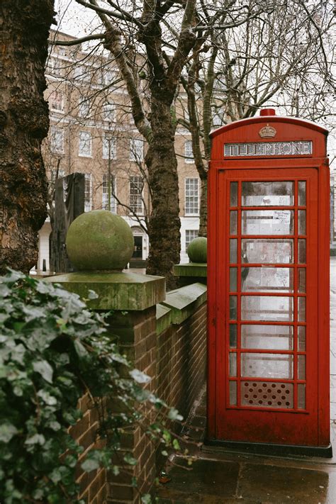 Black and Gray Telephone Booth · Free Stock Photo