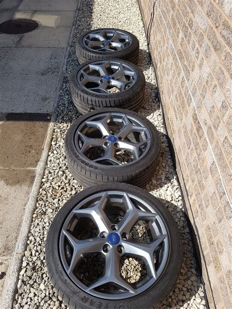 Genuine Ford Focus ST Mk3 5 Grey 18 Snowflake Alloys And Tyres In