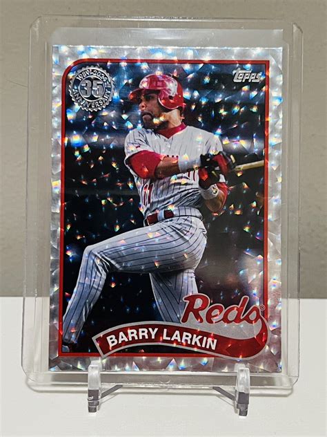 2024 Topps Series 1 Barry Larkin 1989 35th Silver Crackle Foilboard