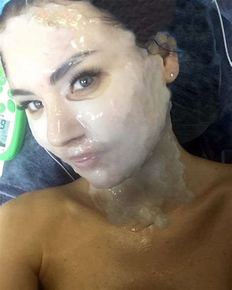 Faps Wet Wore Makawho Doesnt Love To Have Their Skin Gently Exfoliatedworemaka Porn Pic