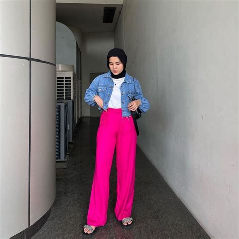 Inspirasi Ootd Hijab Nuansa Fuschia Ala Via Zulviani Look