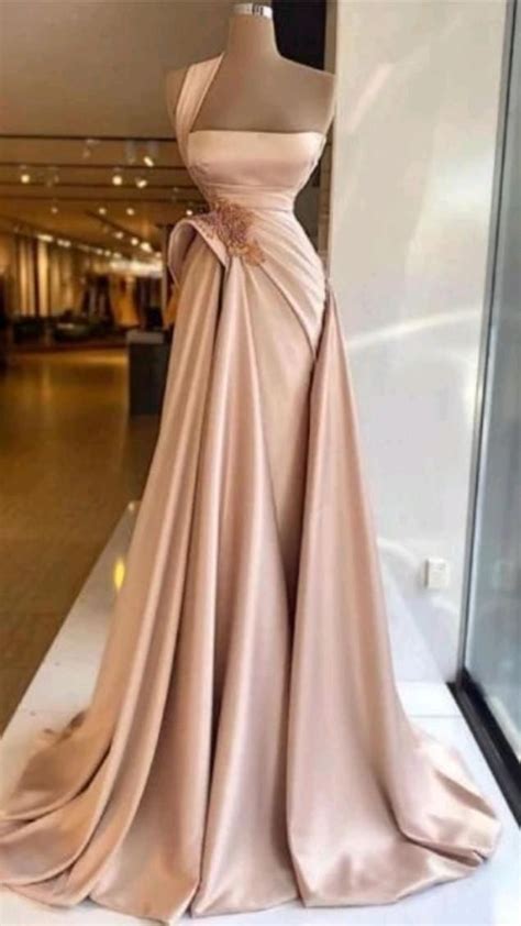 Pin By F A S H I O N On Dresses In Unique Prom Dresses