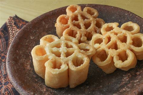 Kembang Goyang Seroja Kerewel Is Traditional Snack From Betawi