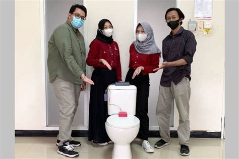 Mahasiswa Tel U Ciptakan Touchless Smart Toilet Mampu Deteksi