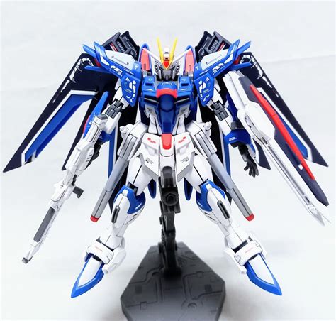 完成品 Hg 1144 ライジングフリーダムガンダム ガンプラ 組立て済み By メルカリ