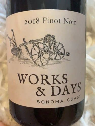 Works Days Pinot Noir Vivino US