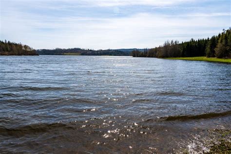 Represa De Slezka Harta En La Rep Blica Checa Con Olas Con Un Hermoso