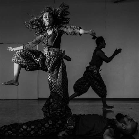 7 Hot Sexy Mayuri Upadhya Bikini Pics