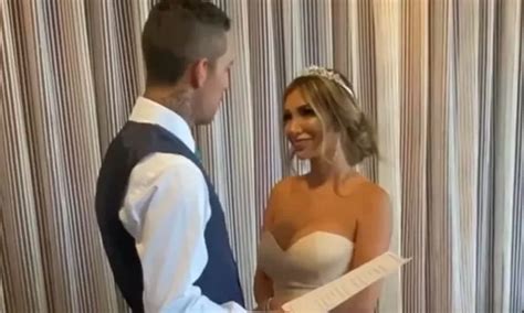 Paula Manzanal Se Casó Con Su Pareja En Australia América Noticias