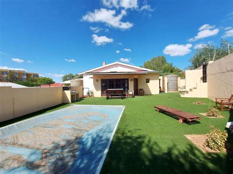 Windhoek West Houses For Sale