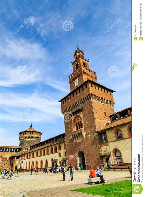 Castillo Castello Sforzesco De Sforza En Milán Imagen de archivo